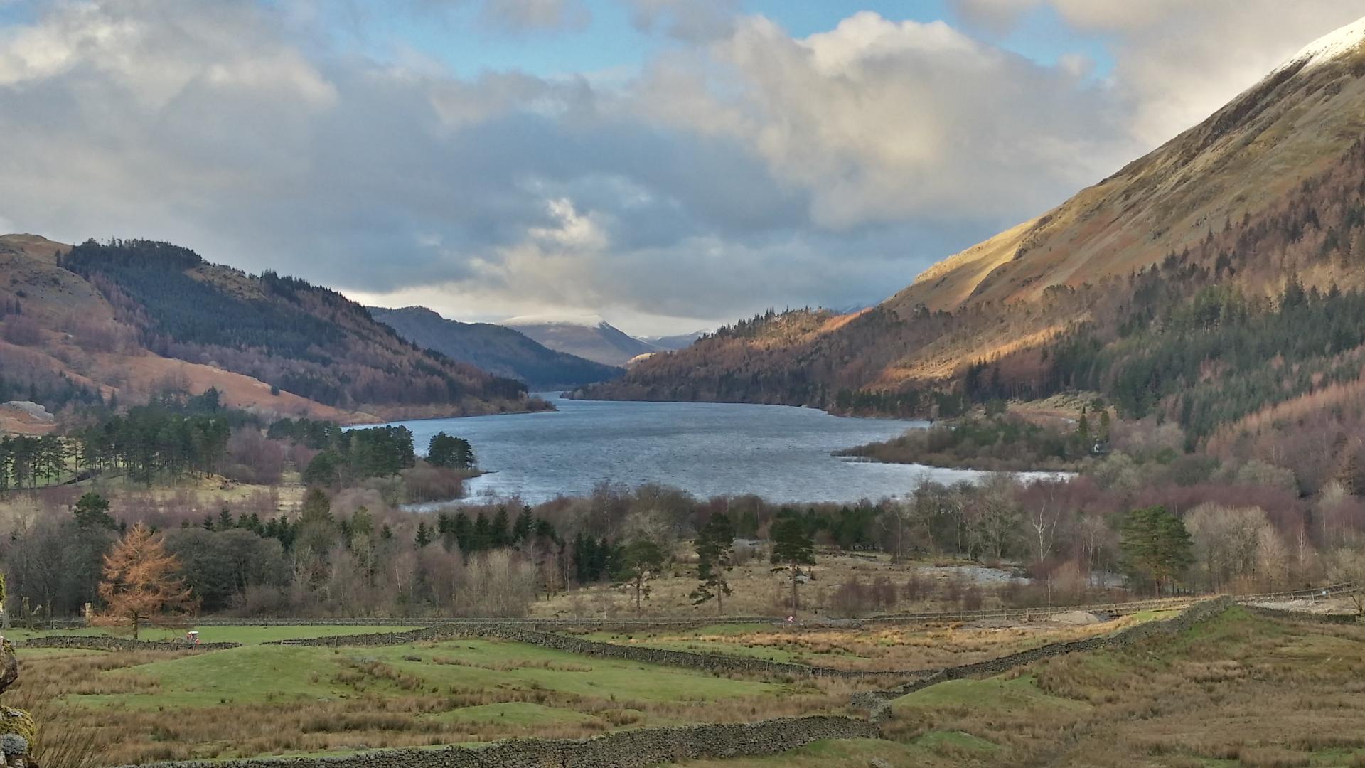 Walking along Thirlmere, with great views of Raven Crag